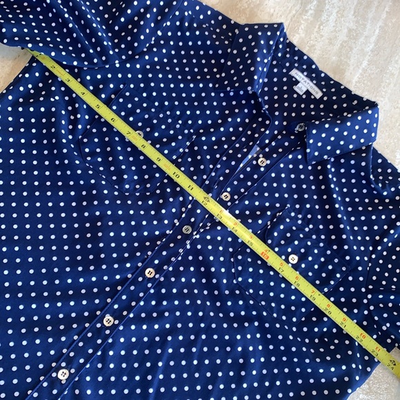 NOTATIONS Navy/white polka dot shirt blouse, side slits, silver buttons. L EUC - Picture 16 of 17